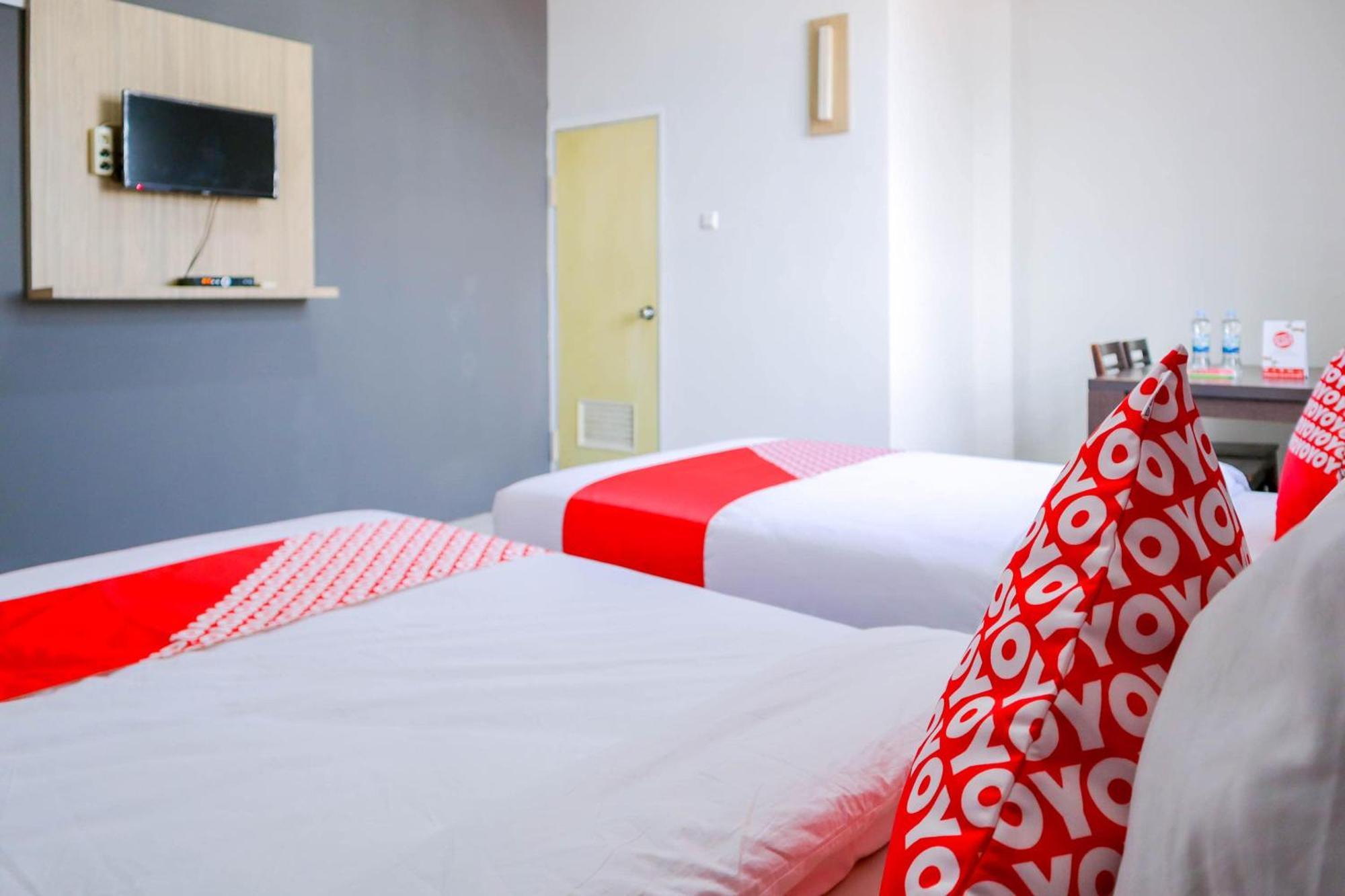 Oyo 1111 Pasar Baru Inn Giacarta Esterno foto