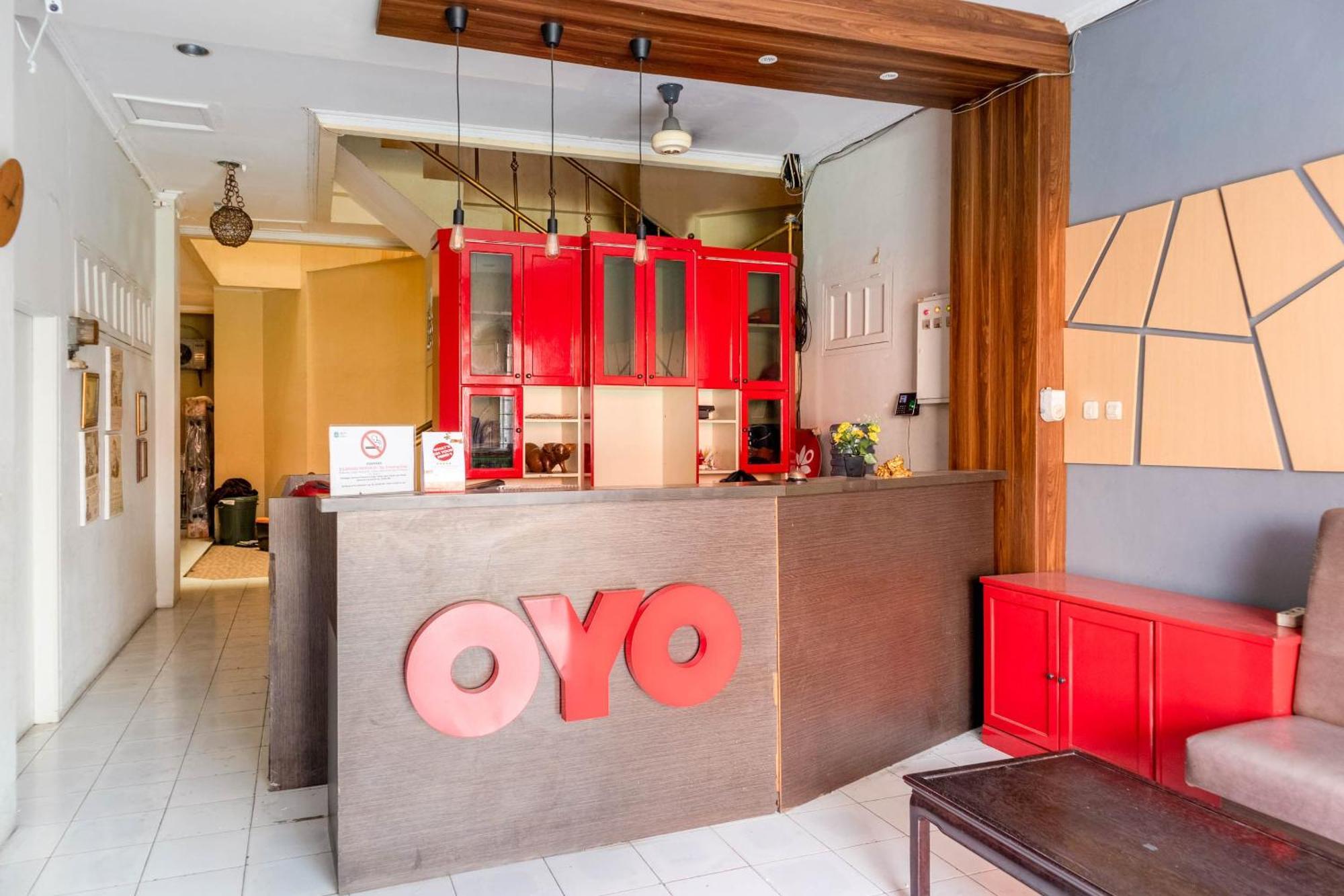 Oyo 1111 Pasar Baru Inn Giacarta Esterno foto