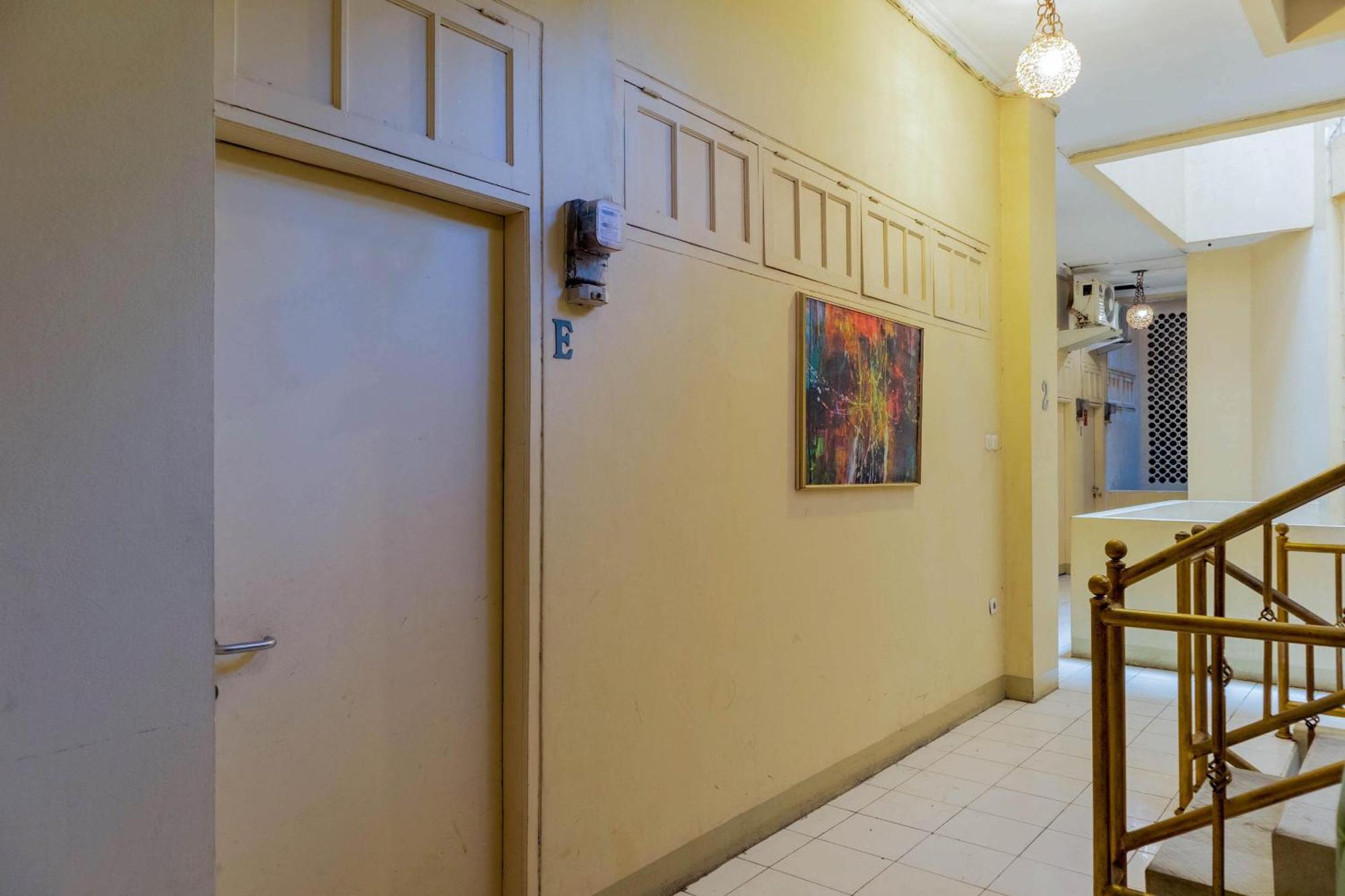Oyo 1111 Pasar Baru Inn Giacarta Esterno foto