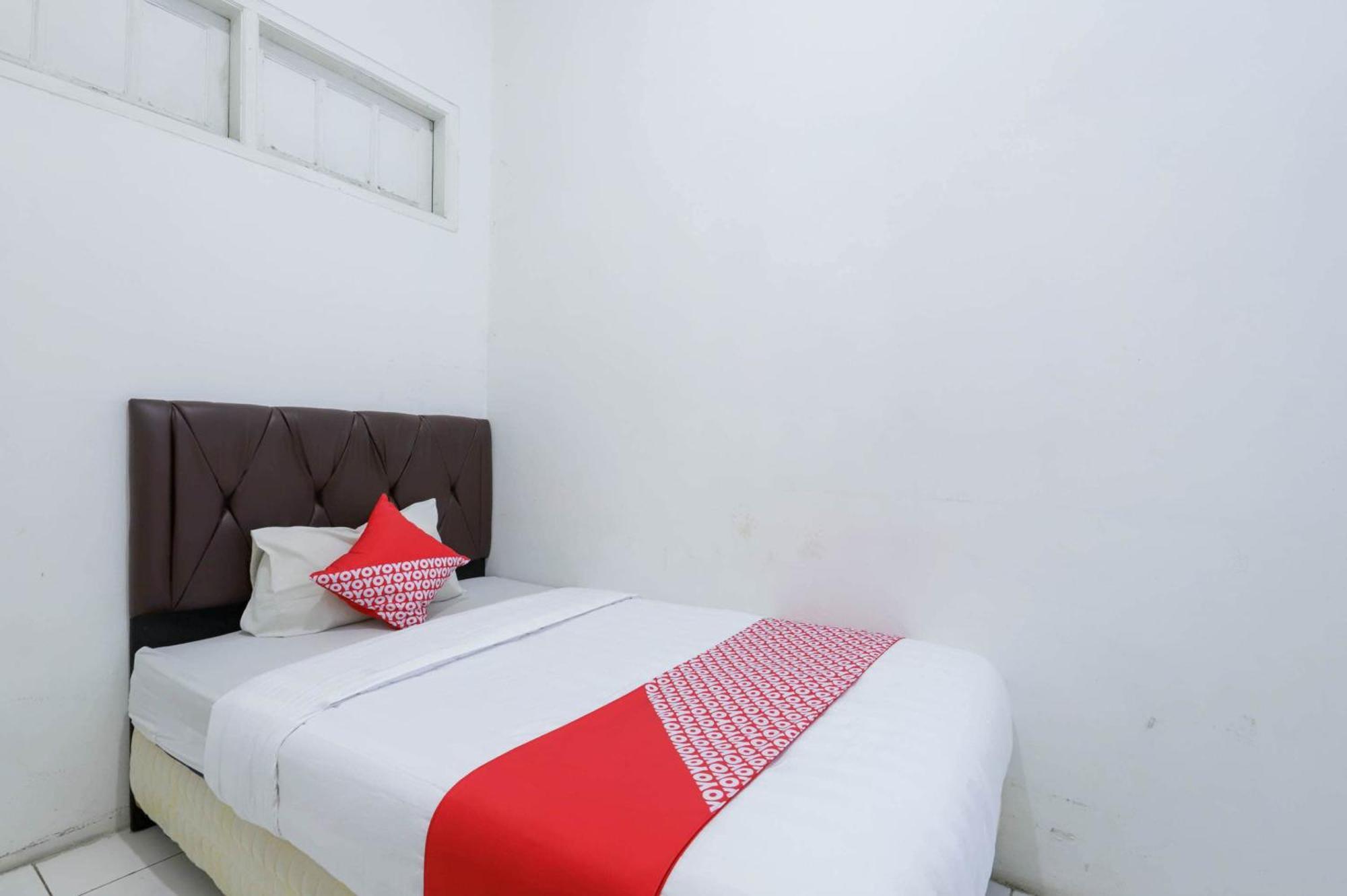Oyo 1111 Pasar Baru Inn Giacarta Esterno foto