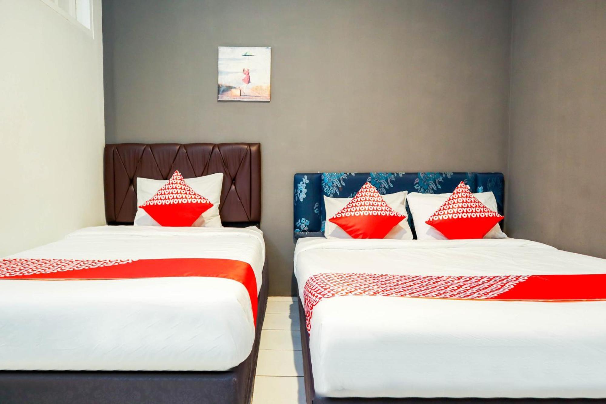 Oyo 1111 Pasar Baru Inn Giacarta Esterno foto