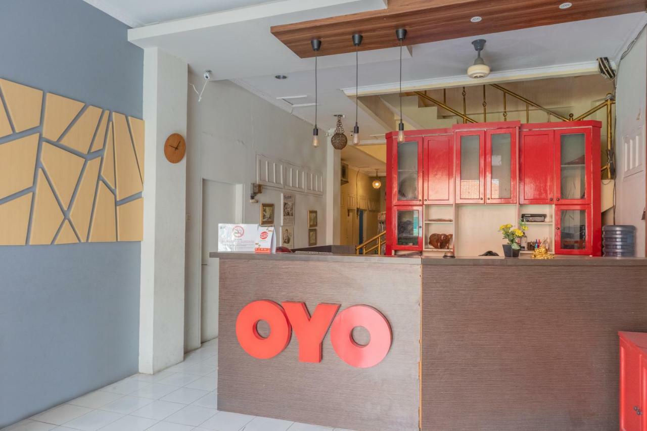 Oyo 1111 Pasar Baru Inn Giacarta Esterno foto